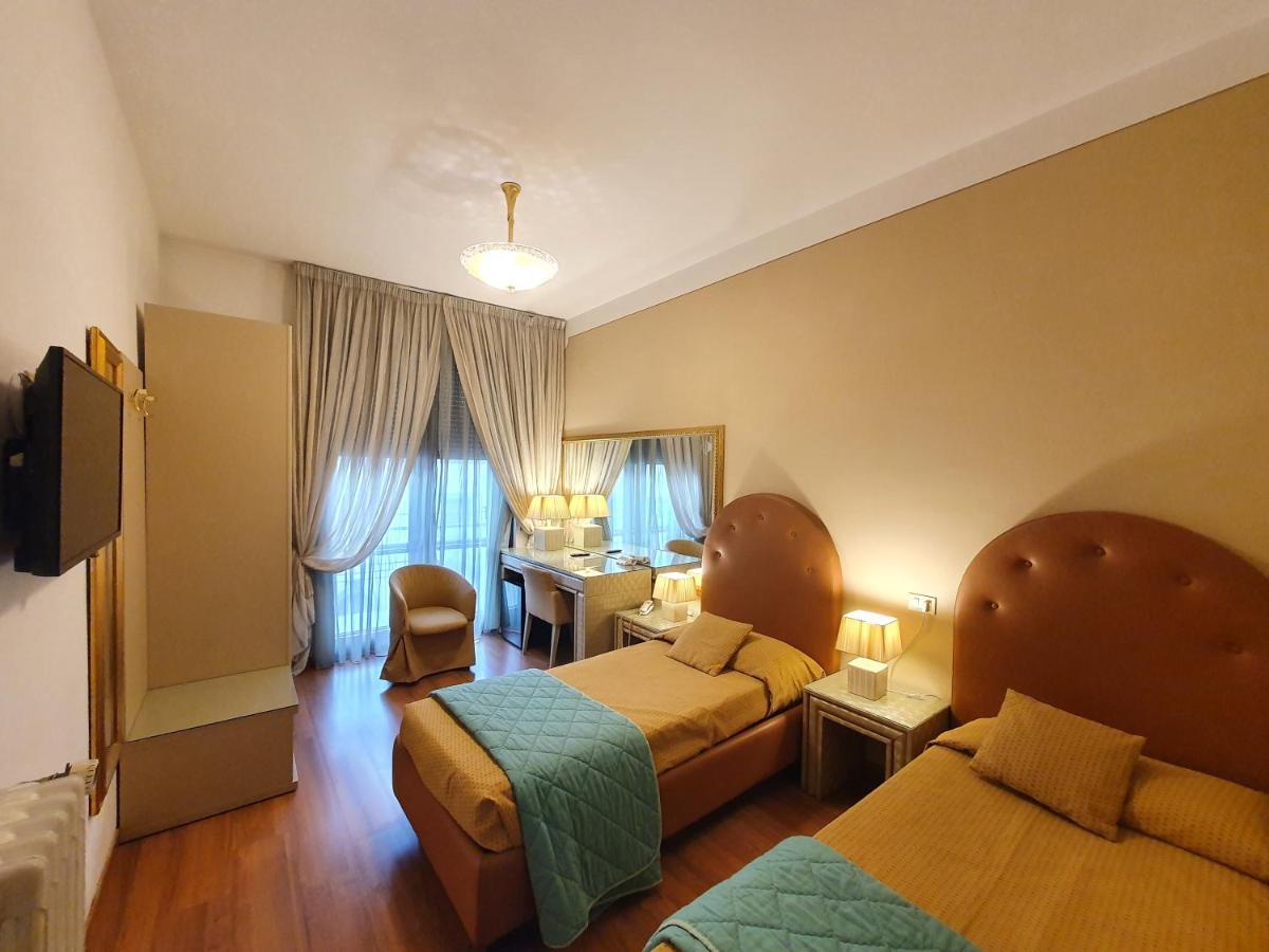 Hotel Continentale Ареццо Екстер'єр фото