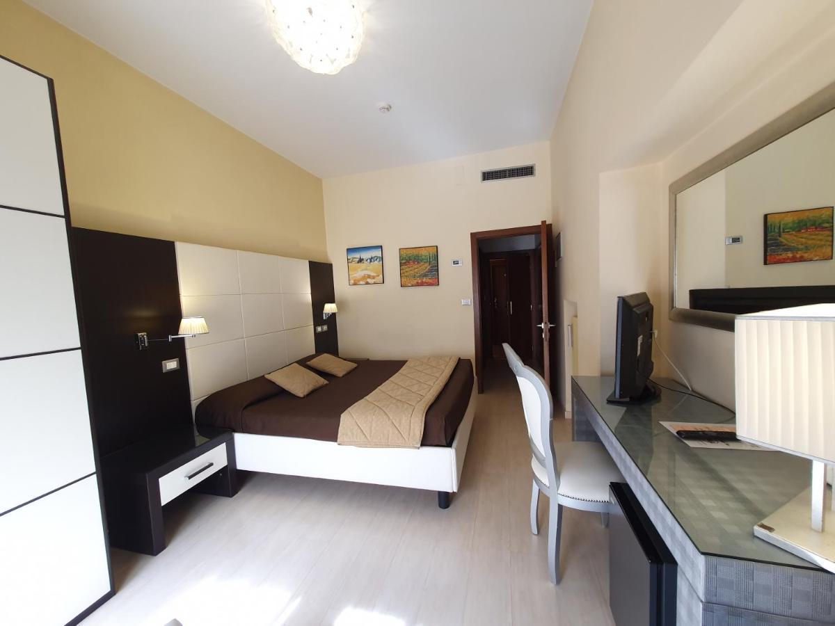 Hotel Continentale Ареццо Екстер'єр фото